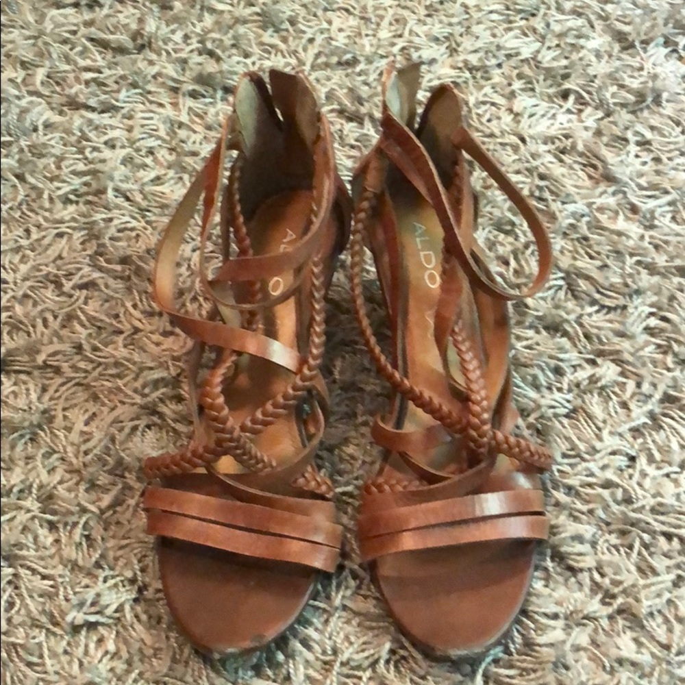 Size 10 tan wedges